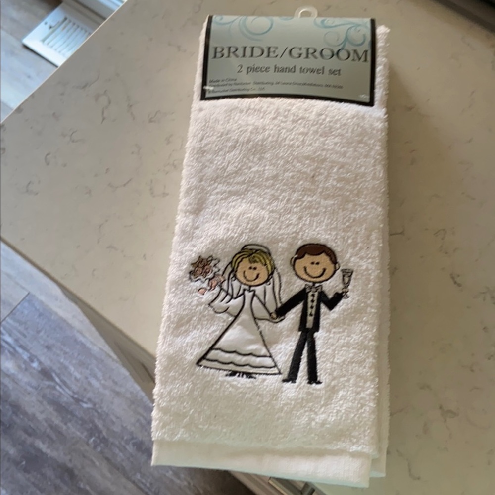 NWT!! Towel set 2 piece